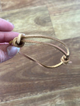 Load image into Gallery viewer, Leather bracelets
